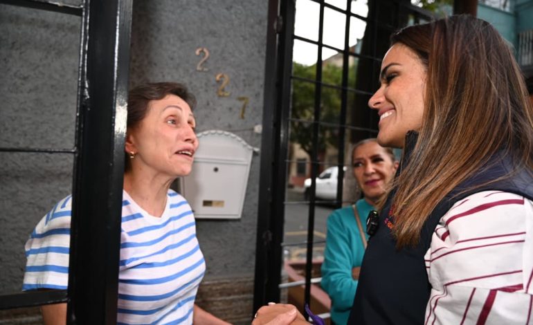Alcaldesa Ale Rojo atiende directo a vecinos de la Ampliación Asturias
