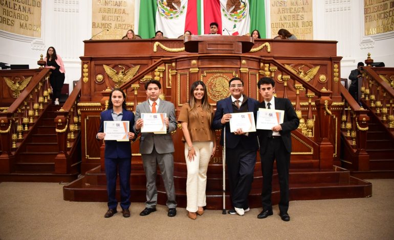 Clausuran Primer Parlamento de las Personas Jóvenes