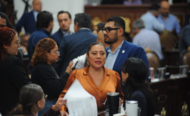 Aprueban dictamen que endurece sanciones contra franeleros