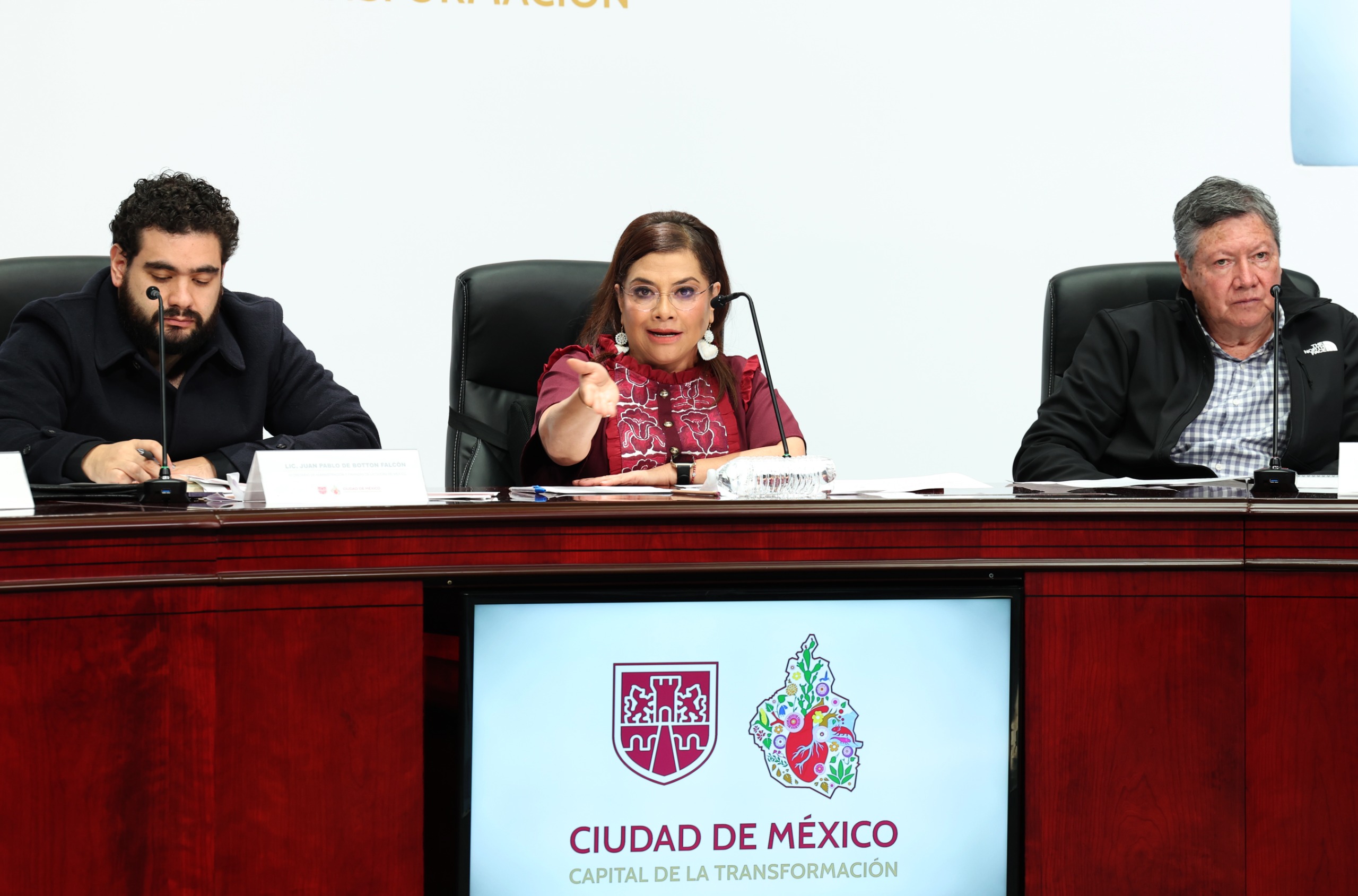 Brugada presume aumento del 8% en recaudación