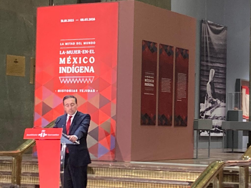 Este viernes 31 de octubre se presentó en Madrid la exposición “La mitad del mundo. La mujer en el México indígena”. Se trata de un proyecto binacional que nace con la aspiración de reforzar los vínculos entre ampos países a través del reconocimiento histórico de las culturas originarias y del papel fundamental de las mujeres en las comunidades indígenas de México.  FOTO: Especial