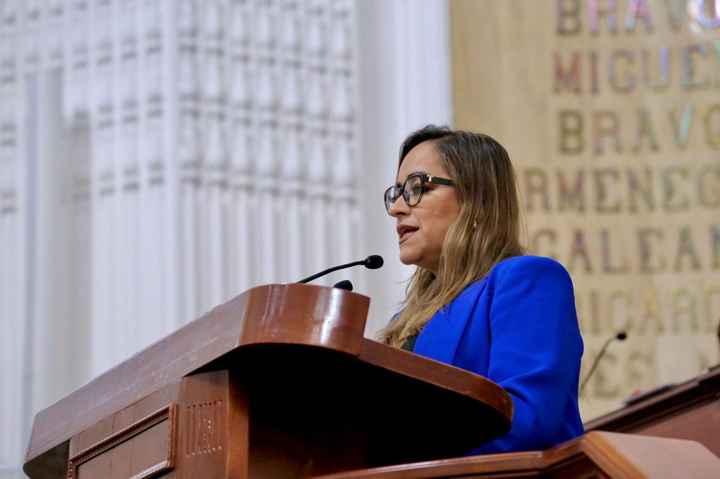 Laura Álvarez exige descongelar iniciativa de aguinaldo exento de impuestos.