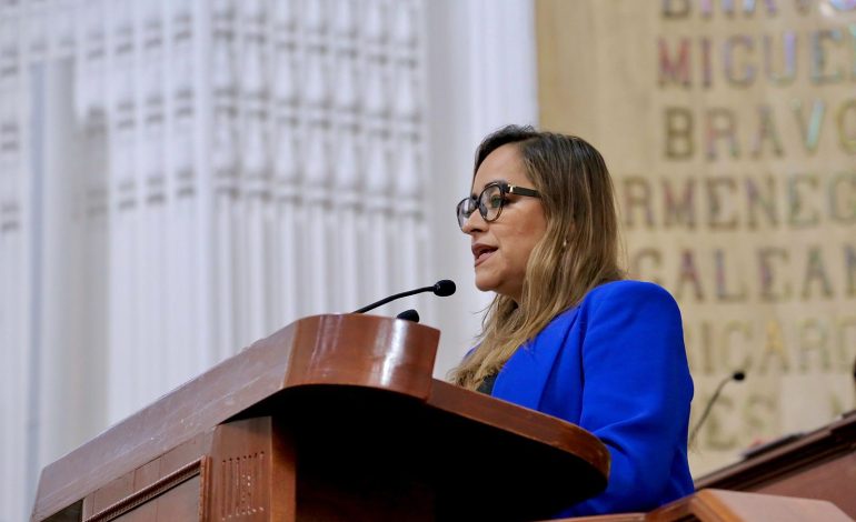 Laura Álvarez exige descongelar iniciativa de aguinaldo exento de impuestos