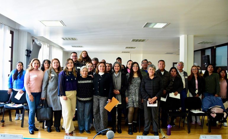 Capacitan a personal del Congreso para atender de género