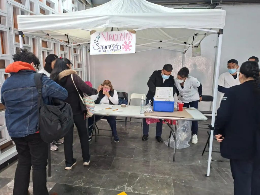 La jefa de Gobierno, Clara Brugada Molina, informó que a partir del próximo domingo arrancará formalmente una gran campaña de vacunación preventiva contra el sarampión, como una medida anticipada para proteger a la población ante los brotes registrados en distintos estados del país.