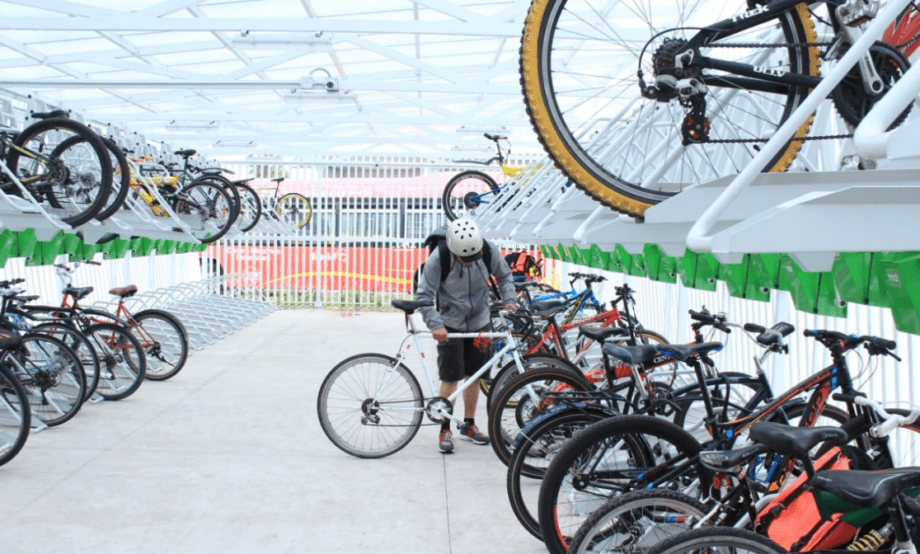 Impulsan biciestacionamientos en edificios públicos