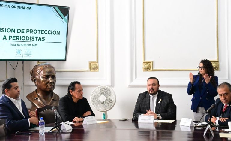 Arde la Comisión de Periodistas