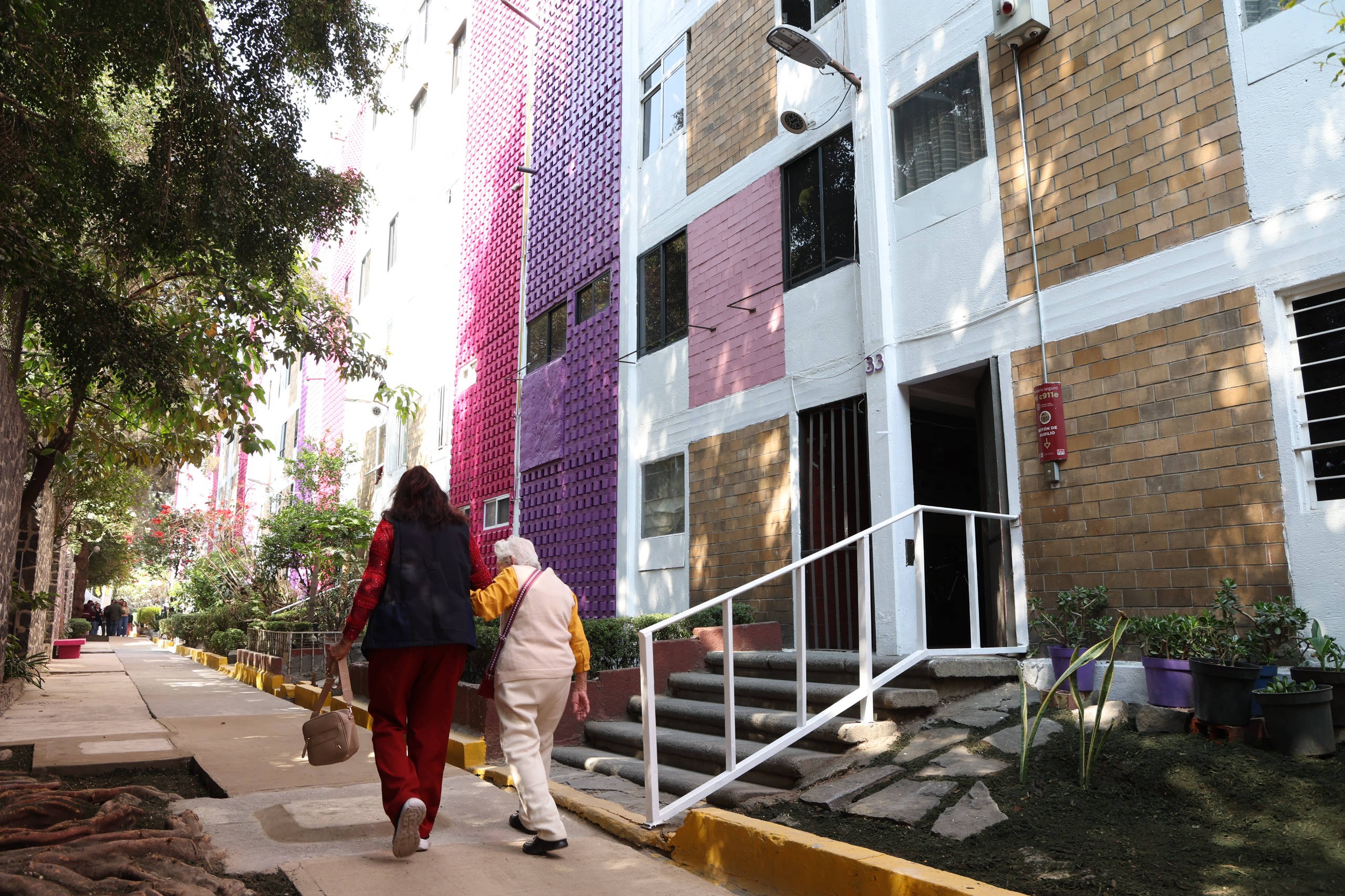 Rehabilita Brugada tres unidades habitacionales con programa Otoch