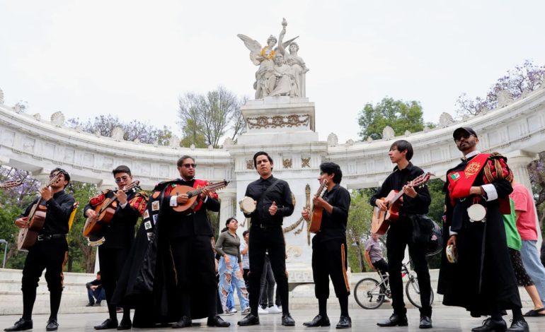Al grito de ‘Queremos paz’, 100Fónica Pilares ofrece concierto