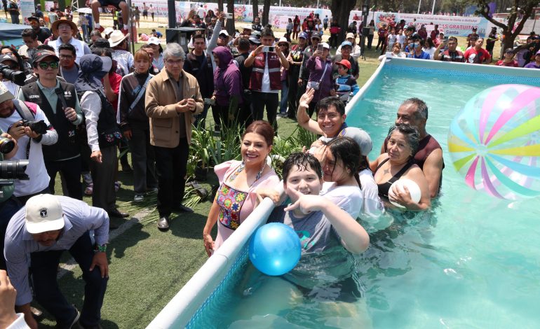 Brugada inaugura “santo chapuzón vacacional” en Magdalena Mixiuhca