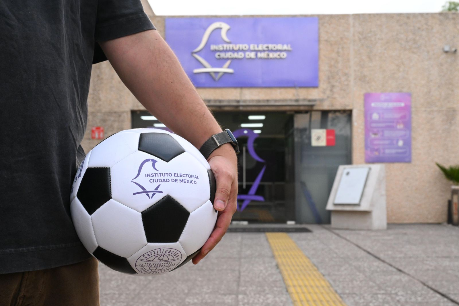 El IECM desafía a FEPADE y SEGOB