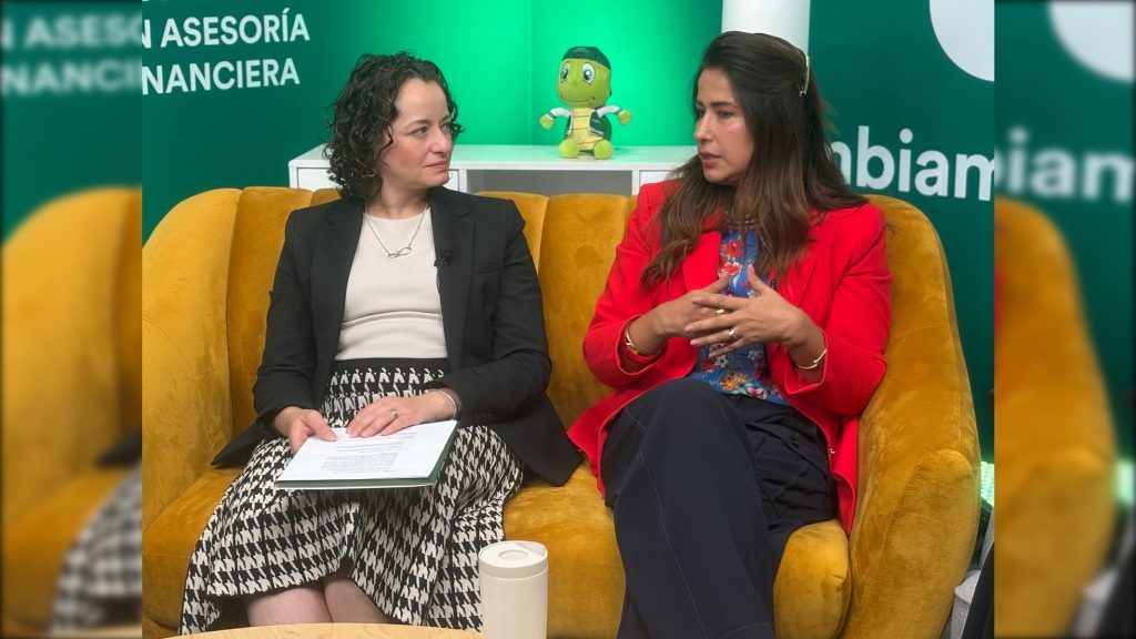 El avance de las mujeres en el sector financiero comienza a reflejarse en cifras concretas. En SOC, 4 de cada 10 franquicias son dirigidas por mujeres, mientras que más de 1,000 colaboradoras forman parte activa de su red en distintas posiciones, desde liderazgo hasta operación y administración.
