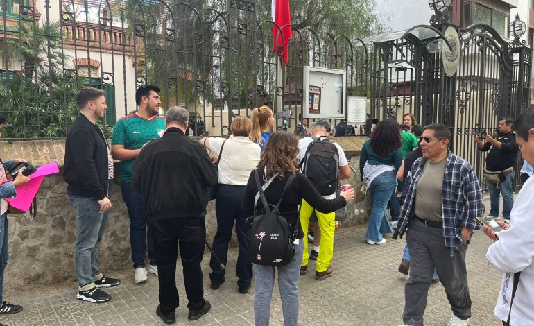 Sheinbaum se reúne con selecto grupo de mexicanos en Barcelona