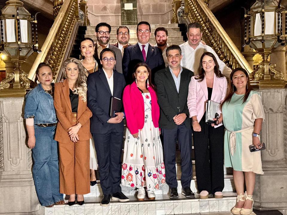 Clara con la oposición… ¡20 meses después!