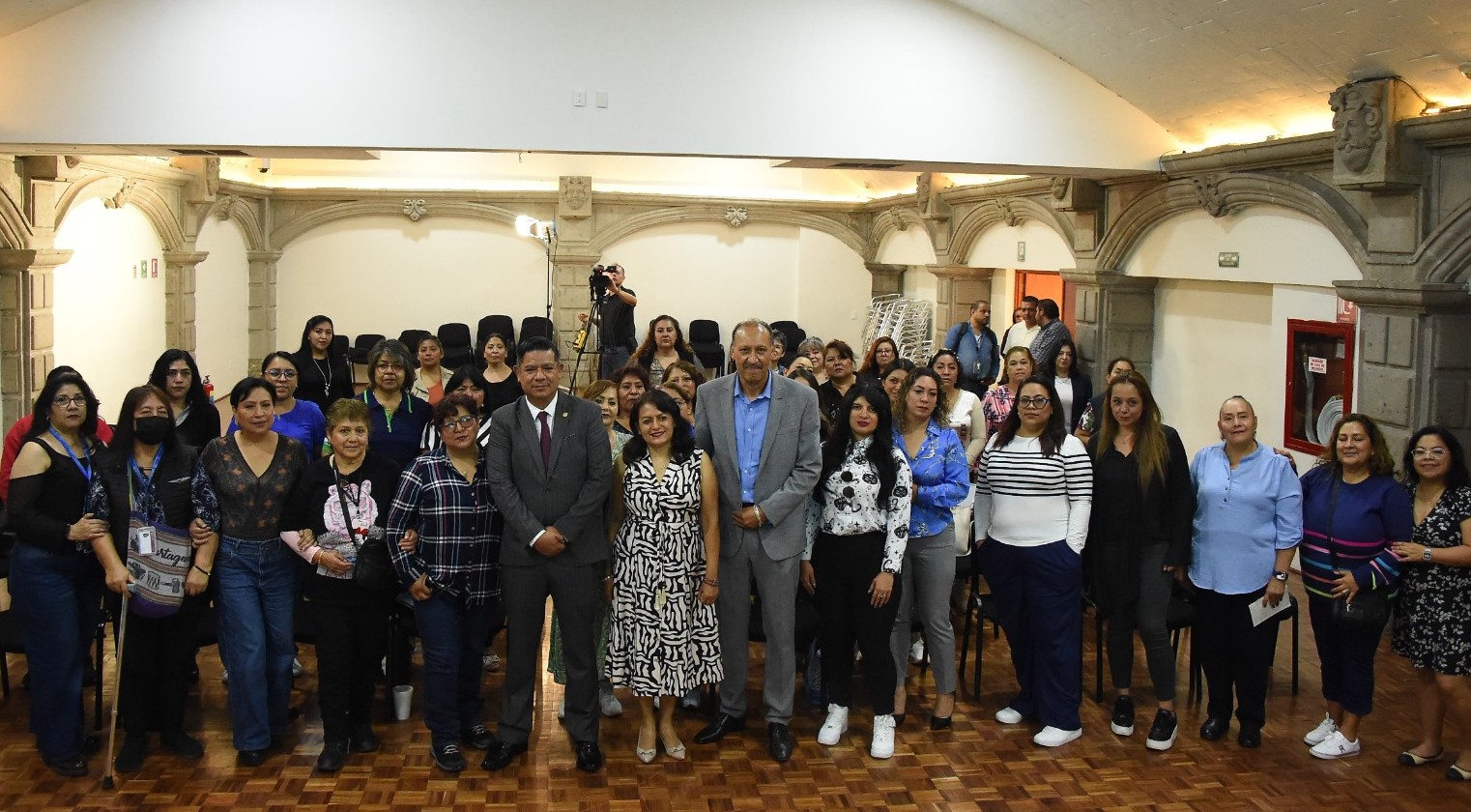 Capacita Congreso a mujeres sindicalistas